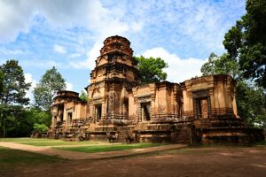 Roluos Group Culture Travel Guide: Khmer Traditions, Etiquette & Eco-Tours